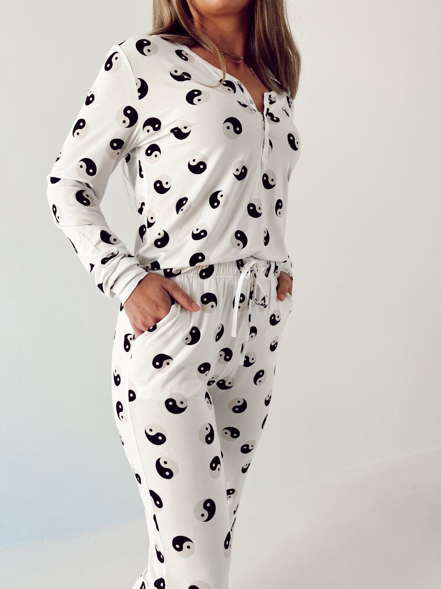 Women's Bamboo Pajamas | Black & White Yin Yang