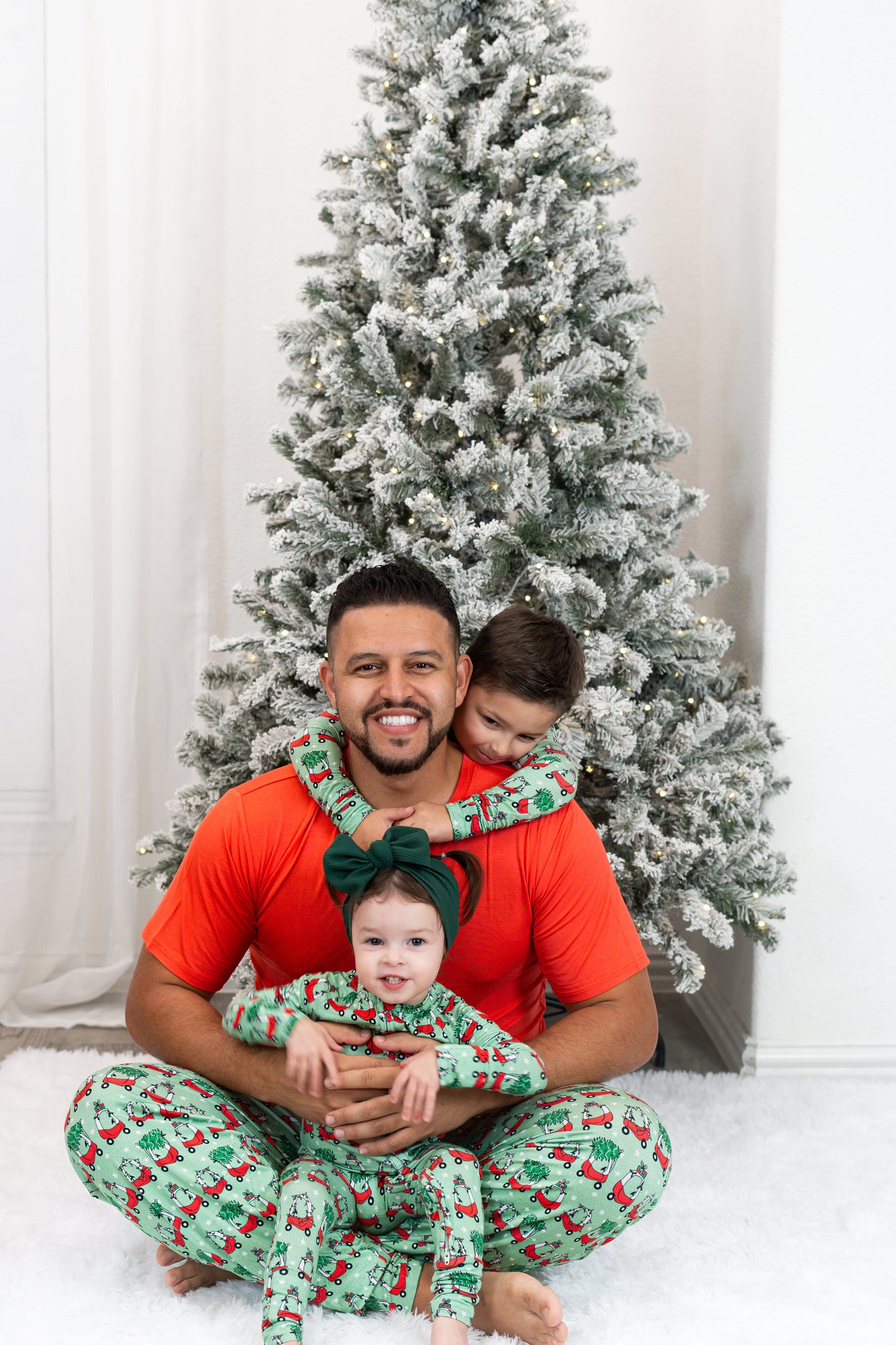 MERRY LITTLE CHRISTMAS  MEN'S DREAM JOGGER SET