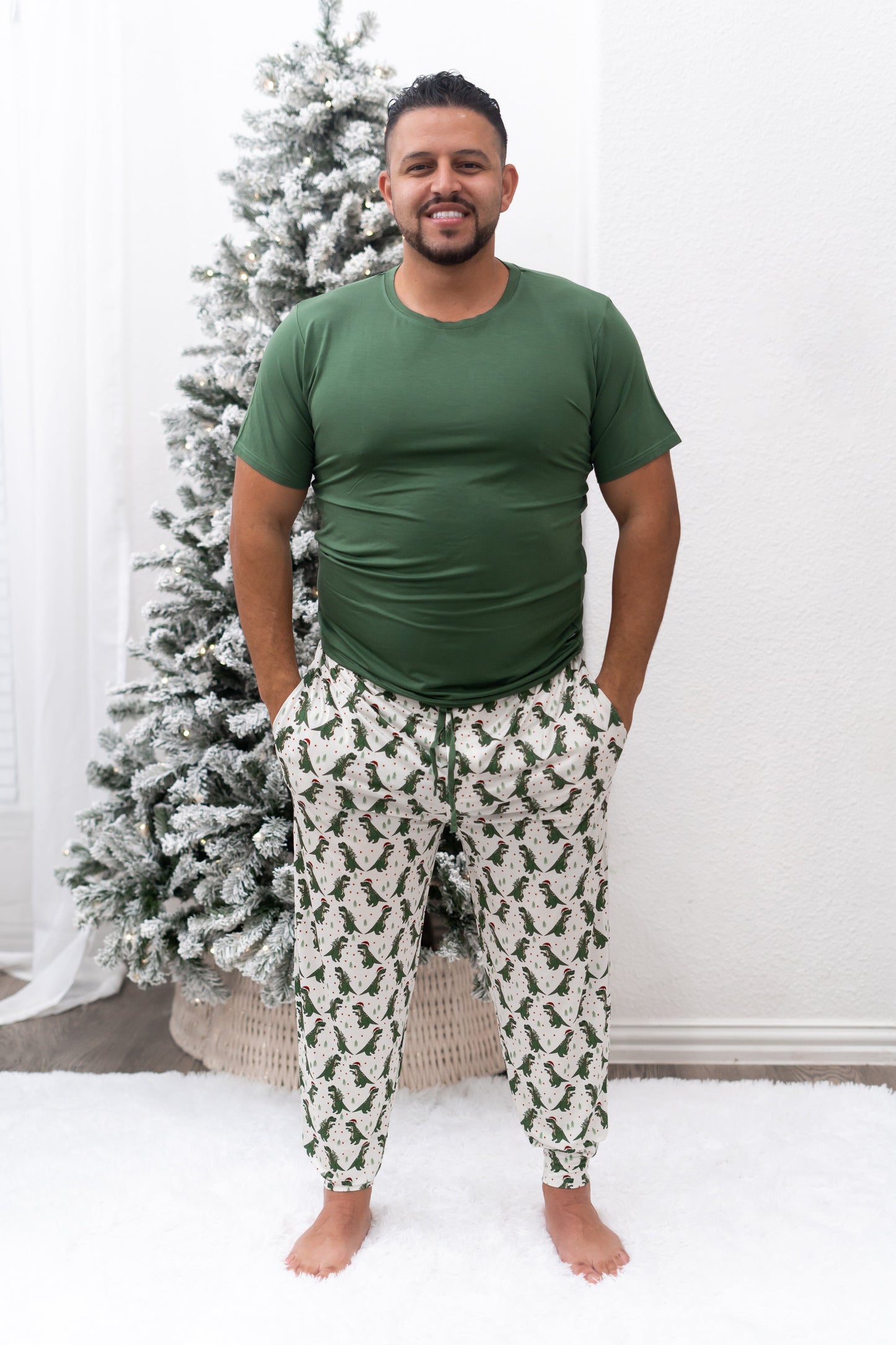 ROARING CHRISTMAS MEN'S DREAM JOGGER SET