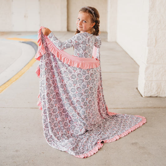 LAST DISCO DREAM RUFFLE BLANKET