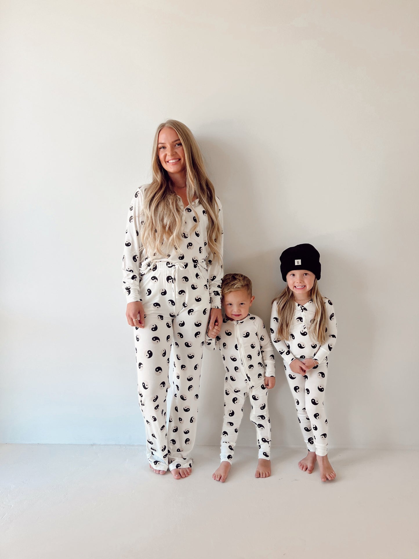 Women's Bamboo Pajamas | Black & White Yin Yang