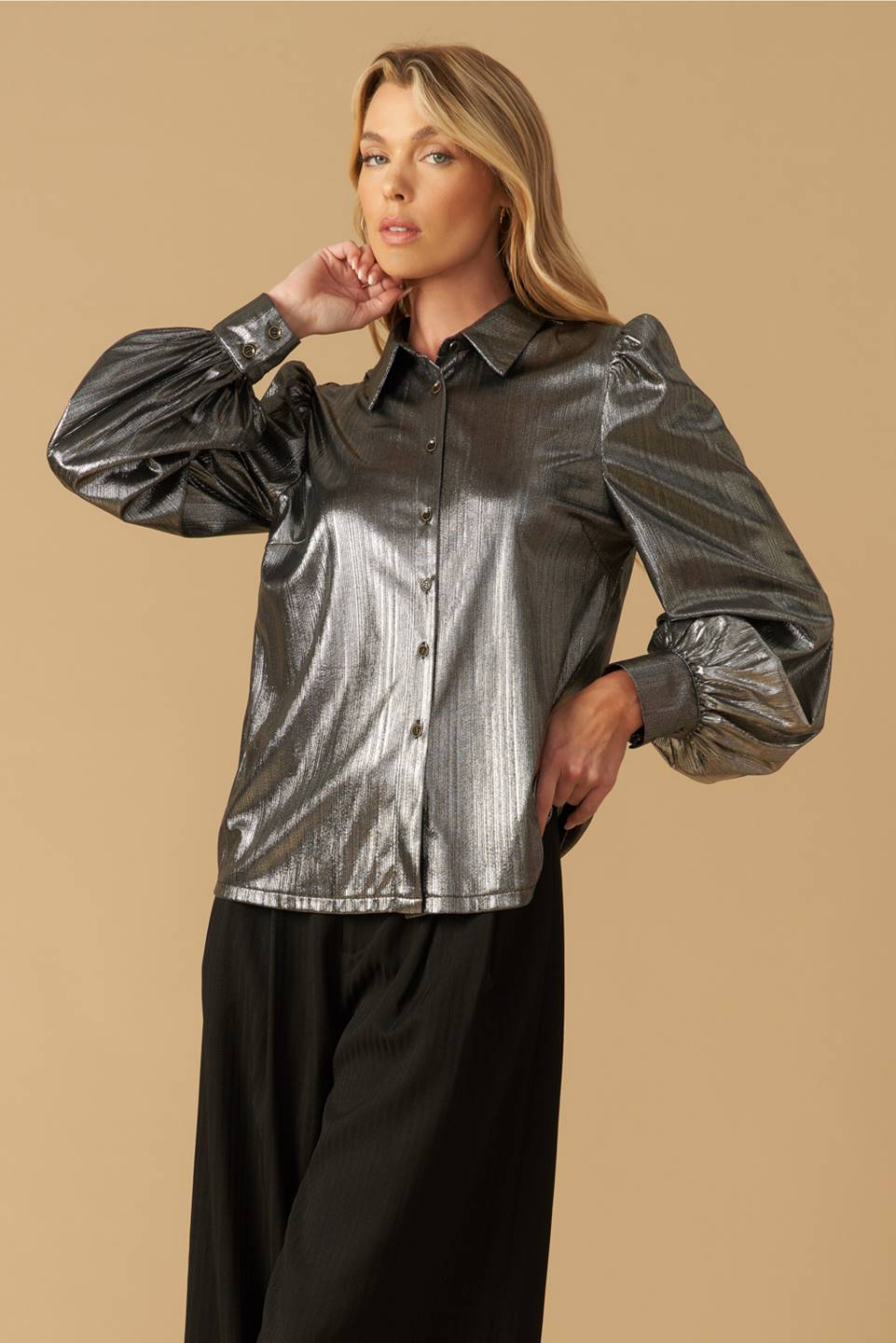 FLIRTY VIBES FOIL COATED TOP