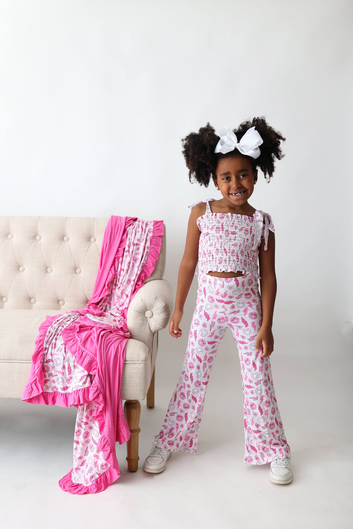 LOVE VIBEZZZ EXCLUSIVE DREAM SMOCKED FLARE SET