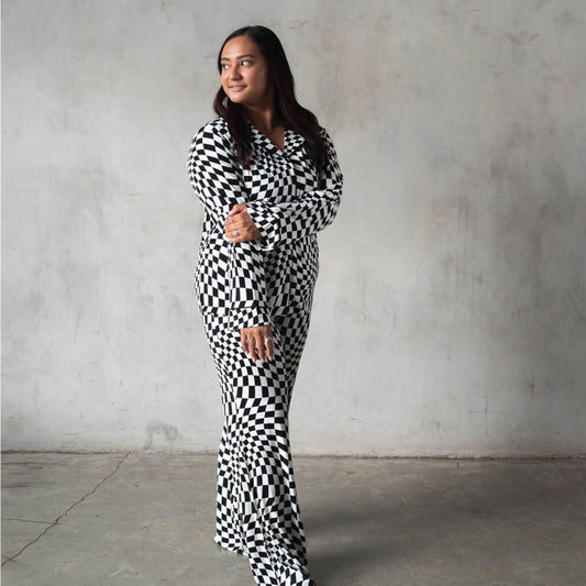 B&W Wavy Checker | Women's Flare Set (Long Sleeve)