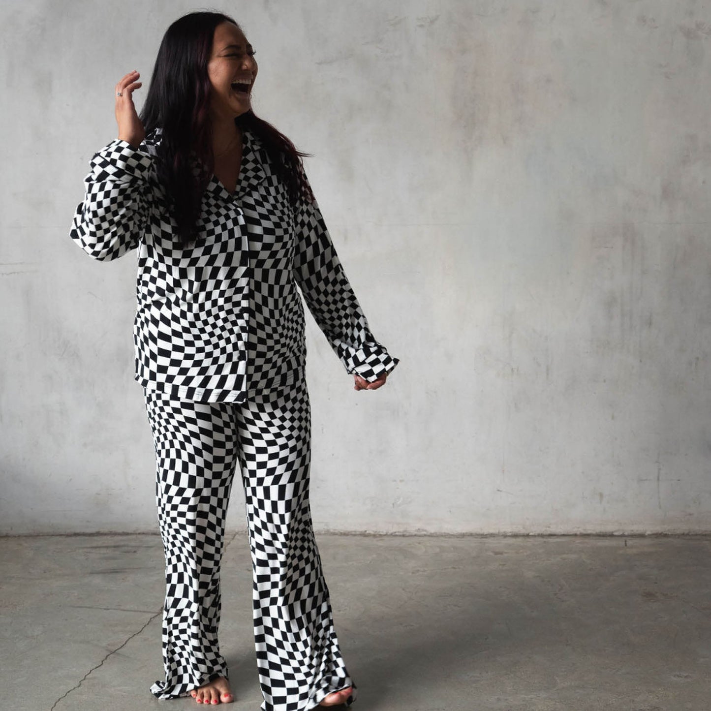 B&W Wavy Checker | Women's Flare Set (Long Sleeve)