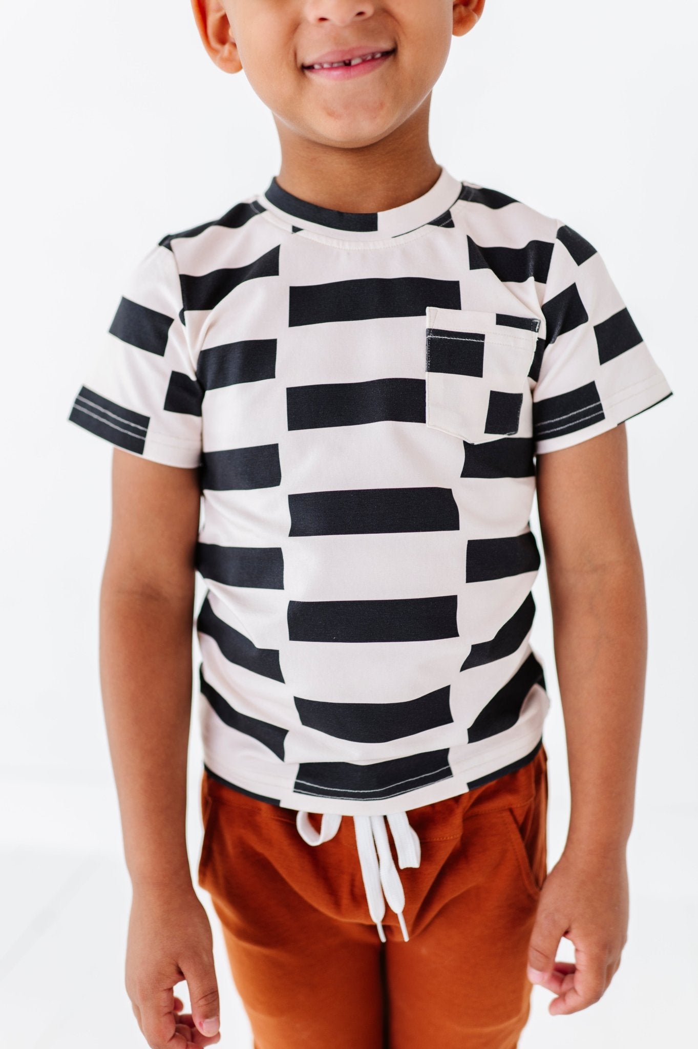 BLACK CHECK | Pocket Tee - Mack & Harvie