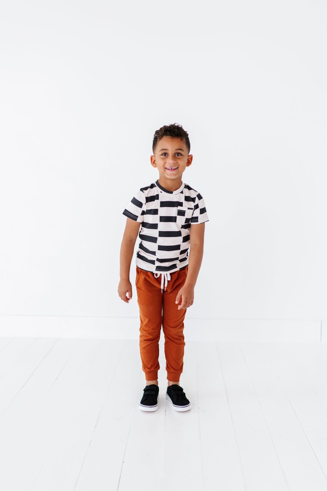 BLACK CHECK | Pocket Tee - Mack & Harvie