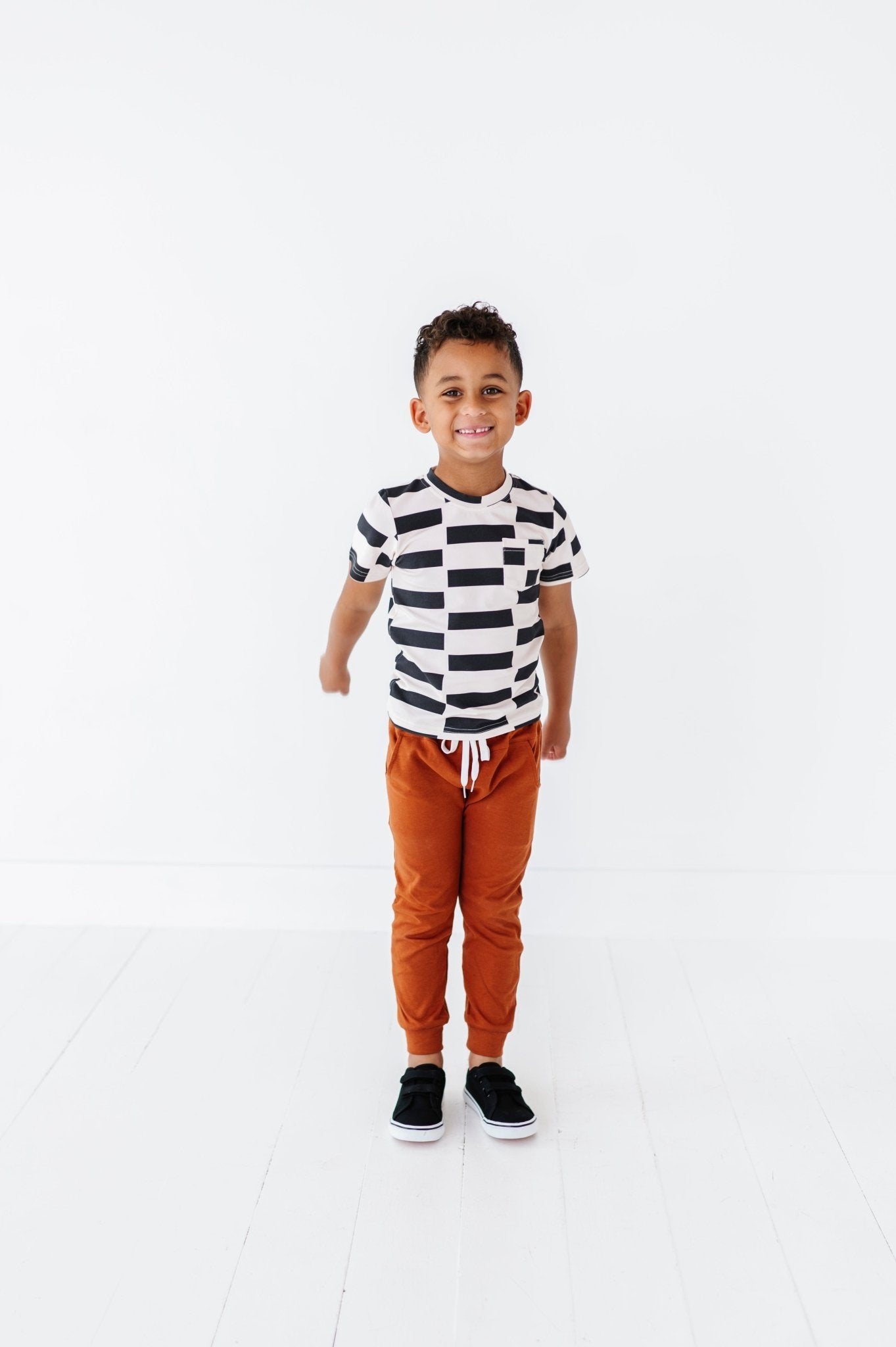 BLACK CHECK | Pocket Tee - Mack & Harvie