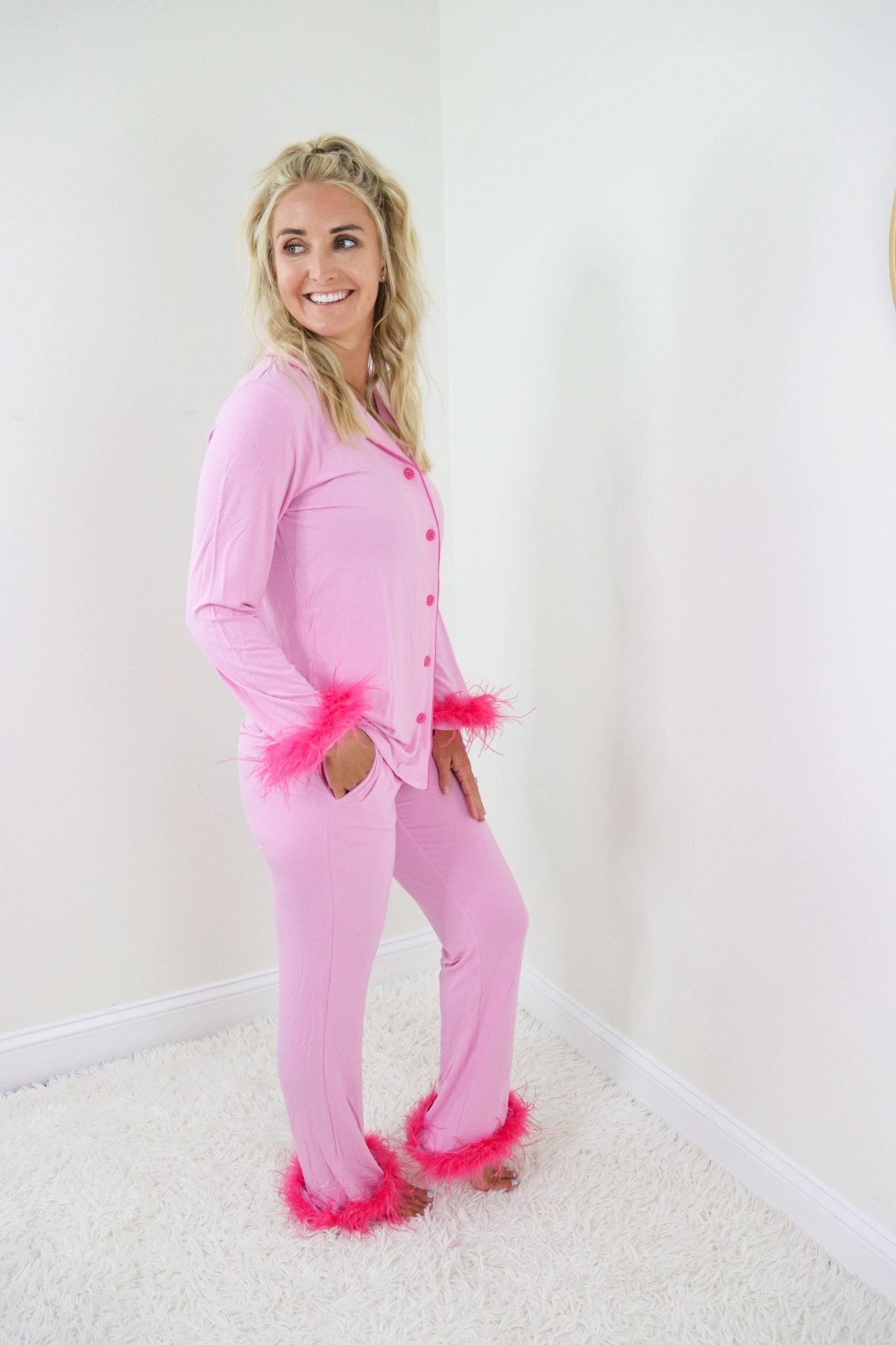 BUBBLEGUM WOMEN'S RELAXED FLARE FEATHERED DREAM SET - Mack & Harvie