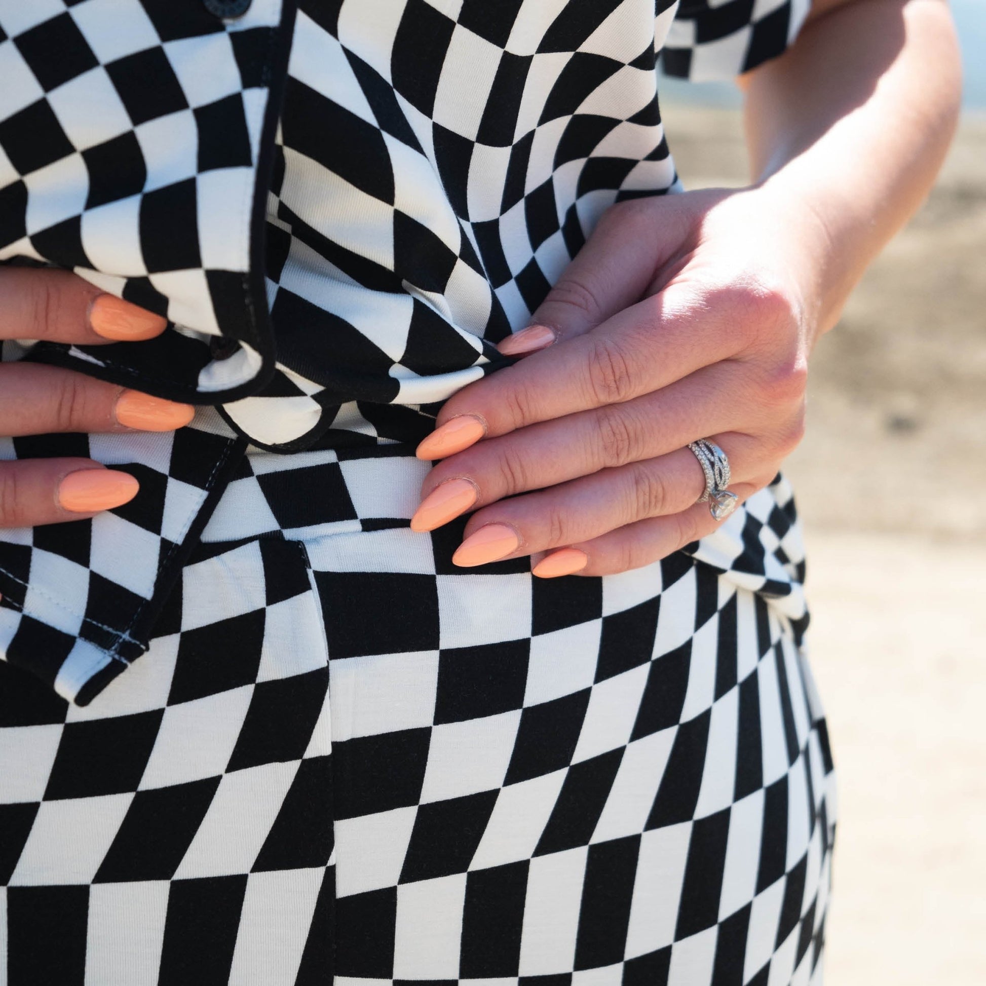 B&W Wavy Checker | Women's Flare Set - Mack & Harvie