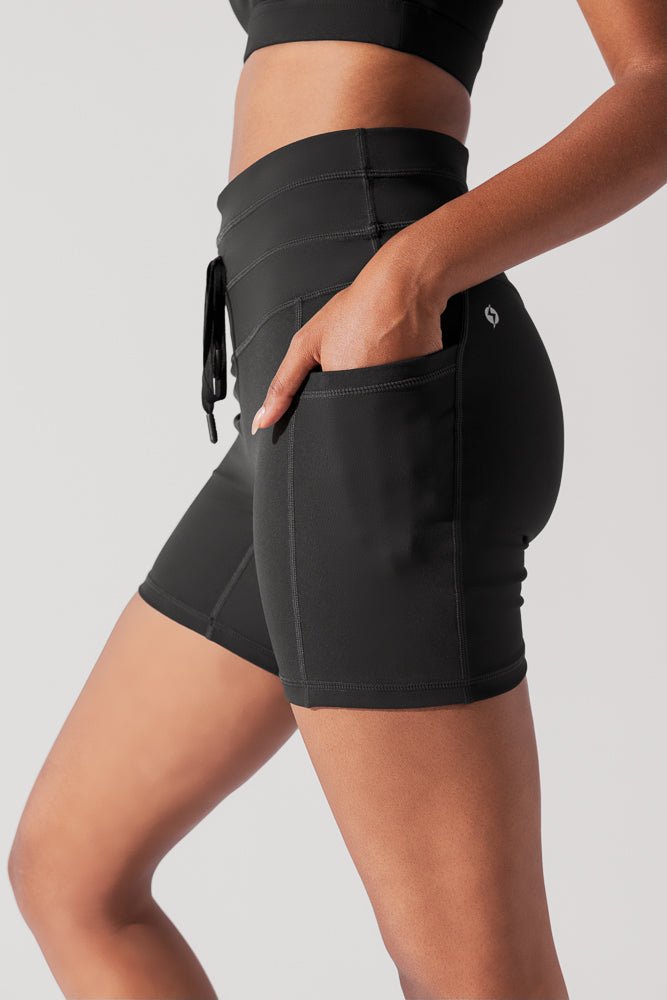 Cargo Midi Short with Pockets - Black - Mack & Harvie