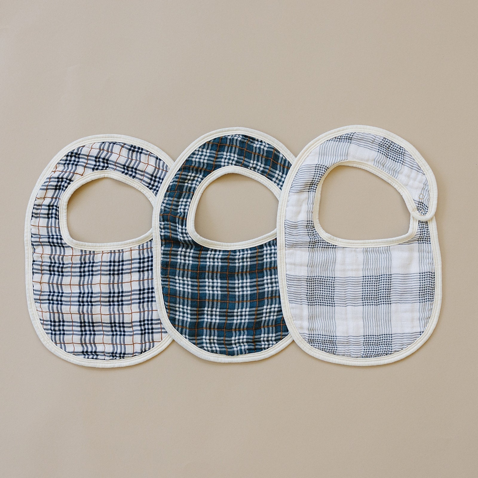 Coastal Plaid Classic Muslin Bib - Mack & Harvie