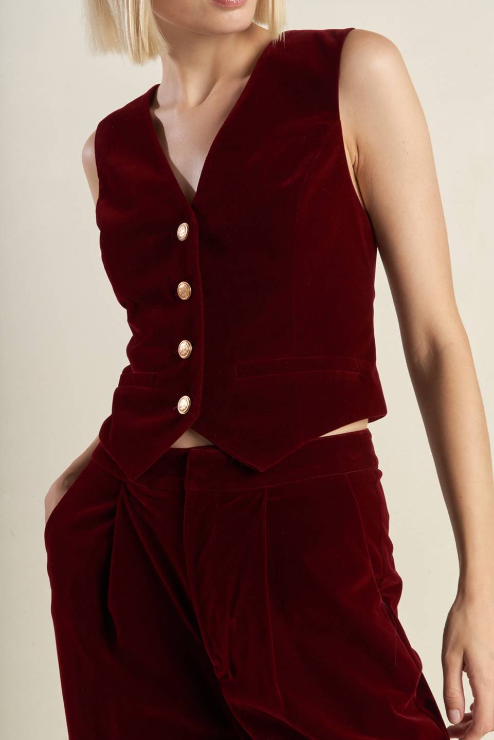 COY CHARM VELVET VEST - Mack & Harvie