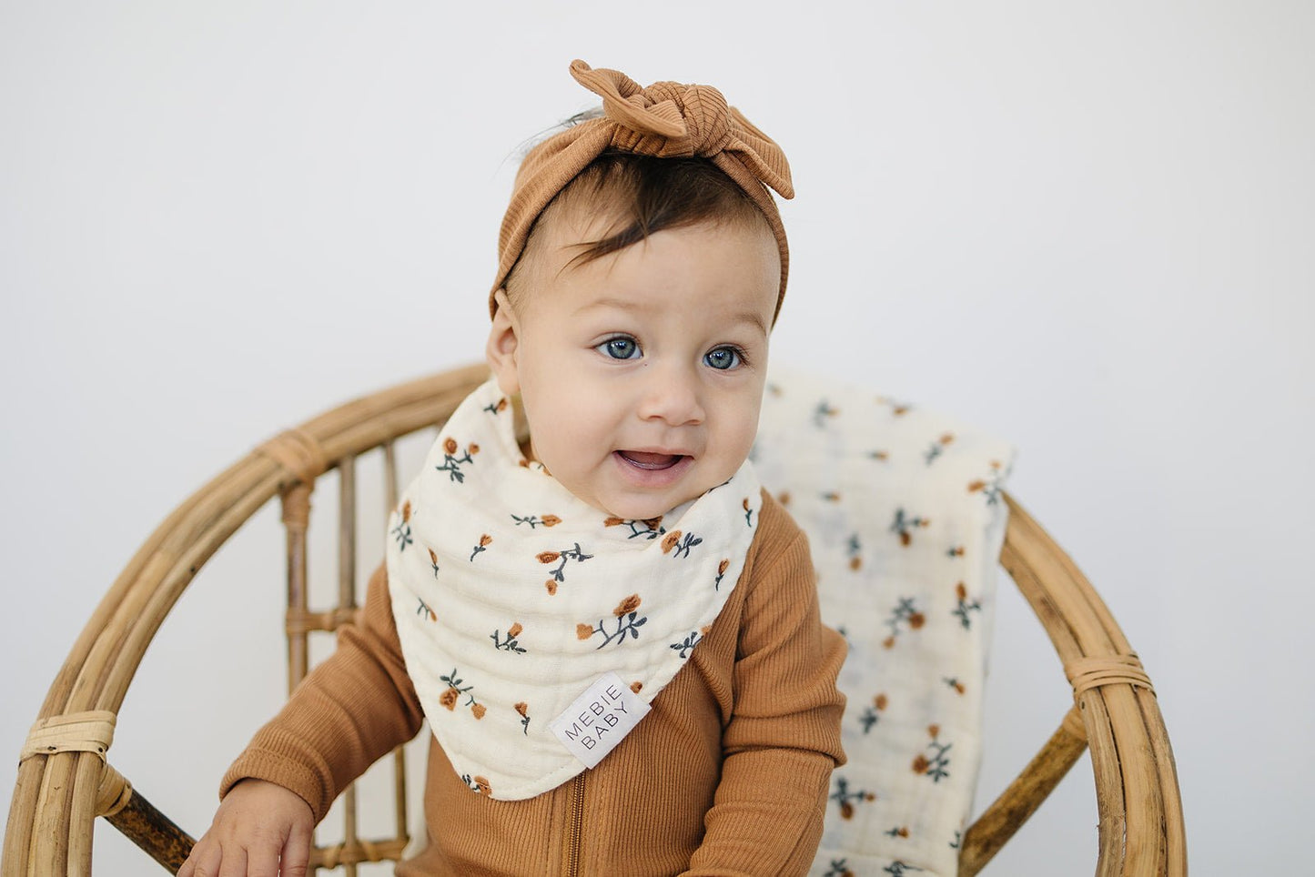 Cream Floral Muslin Bib - Mack & Harvie