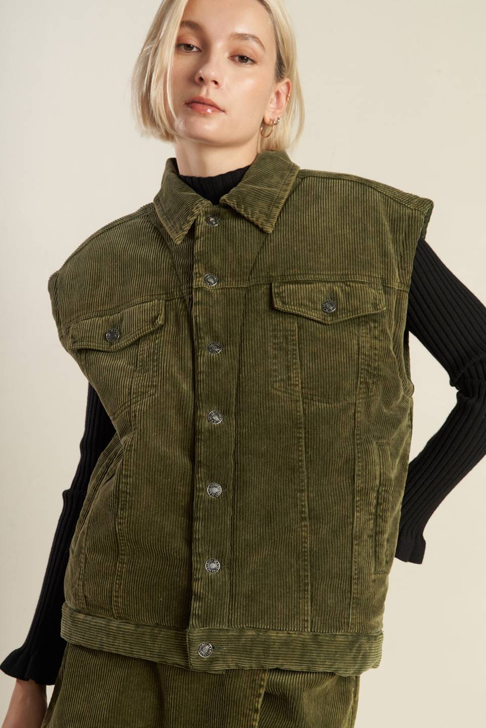 ESCAPING REALITY CORDUROY VEST - Mack & Harvie