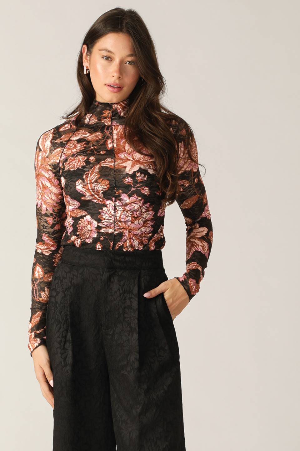 FIRESIDE CHATS STRETCH LACE TOP - Mack & Harvie