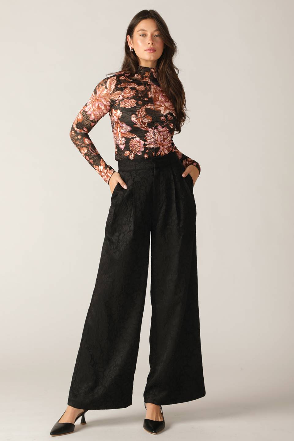 FIRESIDE CHATS STRETCH LACE TOP - Mack & Harvie