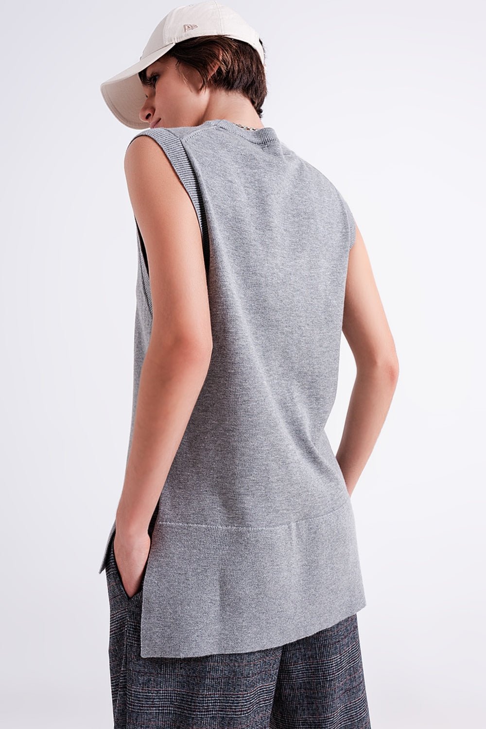 Knitted Vest in Grey - Mack & Harvie