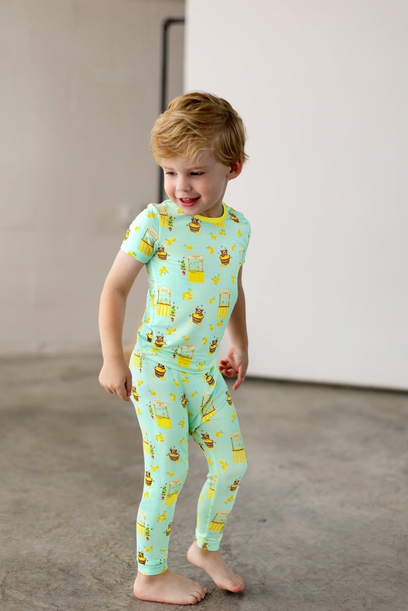 Lemonade Stands & Honey Bears Short Sleeve Pajama Set (2T - 12Y) - Mack & Harvie