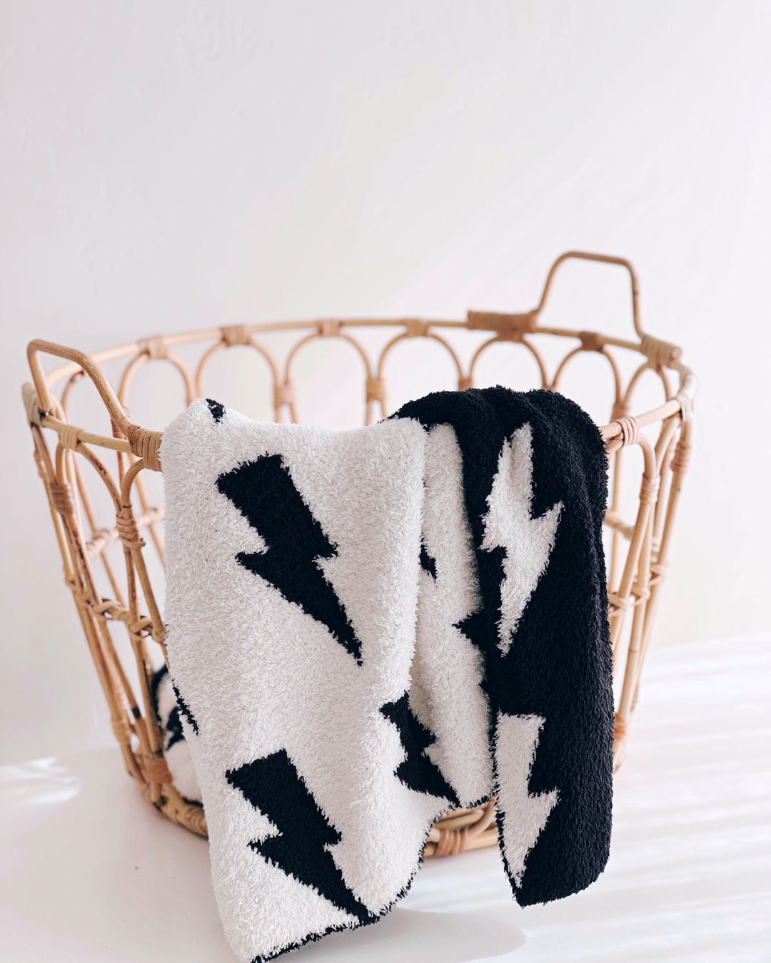 Lightning Bolt Fuzzy Blanket | Black - Mack & Harvie