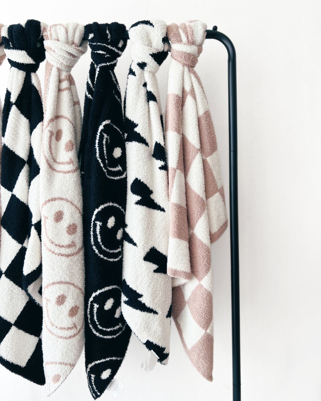 Lightning Bolt Fuzzy Blanket | Black - Mack & Harvie