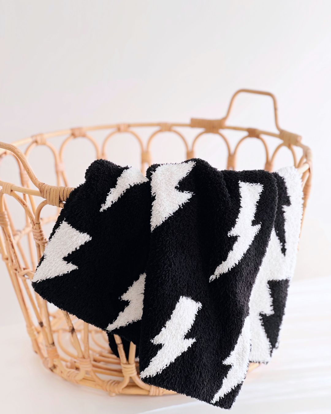 Lightning Bolt Fuzzy Blanket | Black - Mack & Harvie