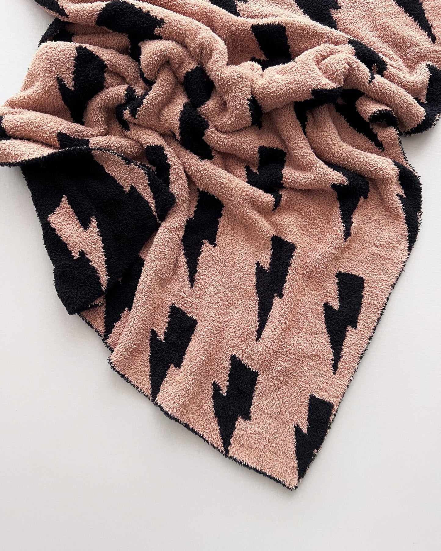 Lightning Bolt Fuzzy Blanket | Mocha - Mack & Harvie