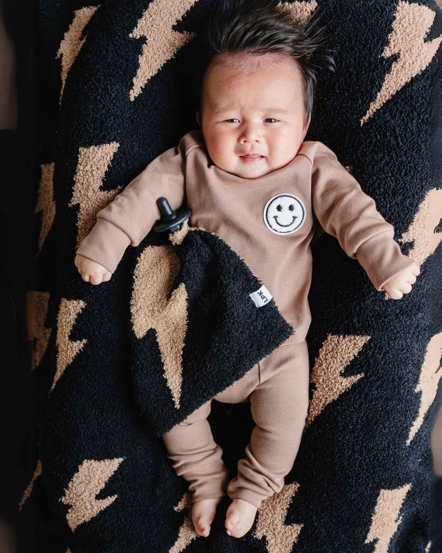 Lightning Bolt Fuzzy Blanket | Mocha - Mack & Harvie