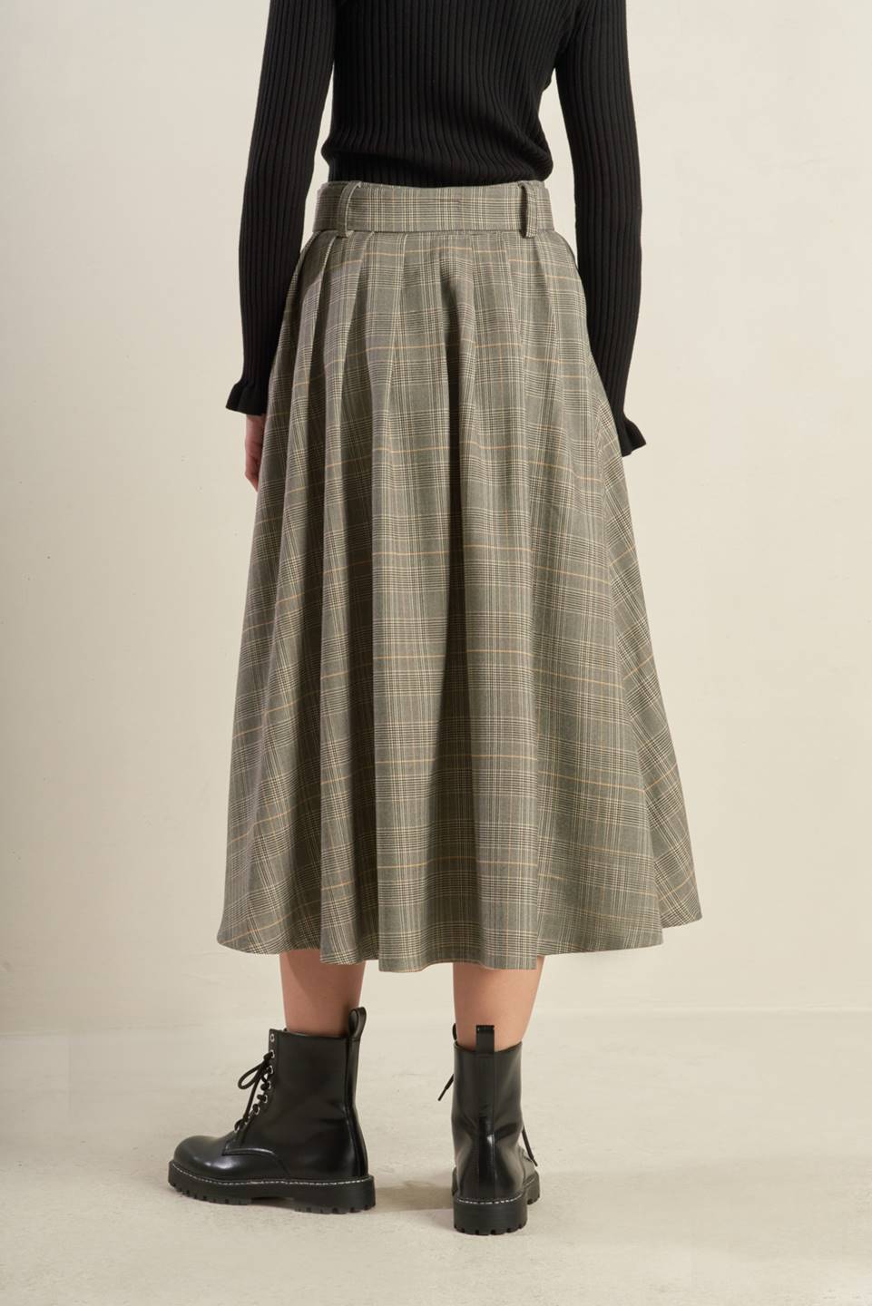 MOODY ALLURE DENIM KNIT SKIRT - Mack & Harvie