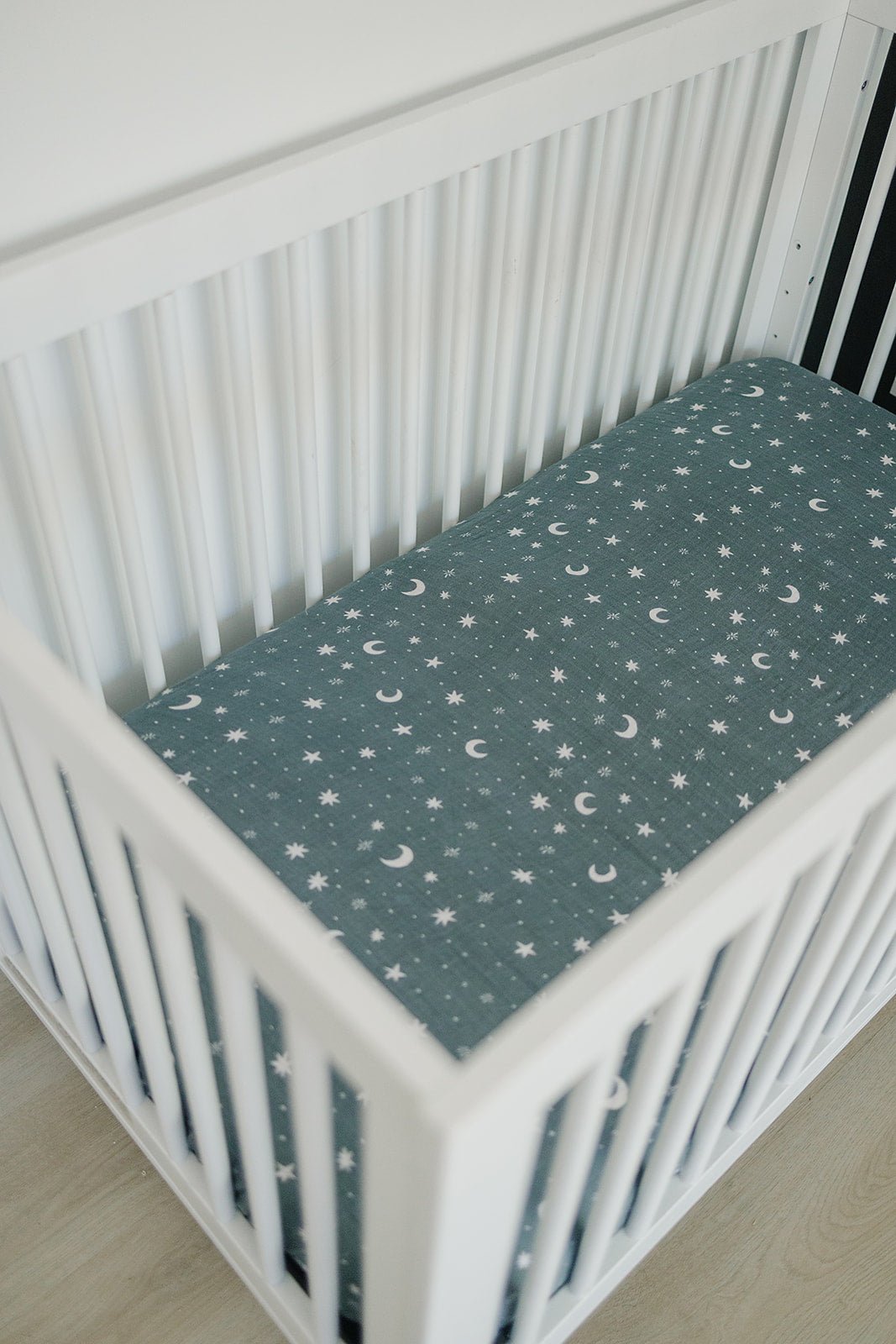 Night Sky Muslin Crib Sheet - Mack & Harvie