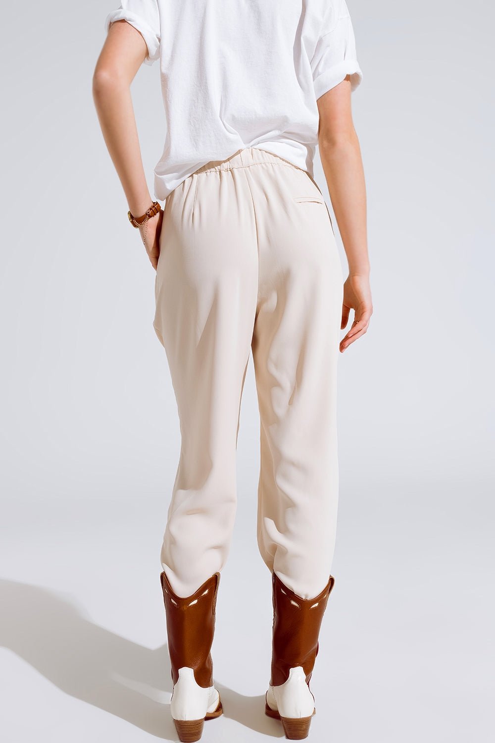 Pants in Beige With Front Pockets and Drawstring Closing - Mack & Harvie