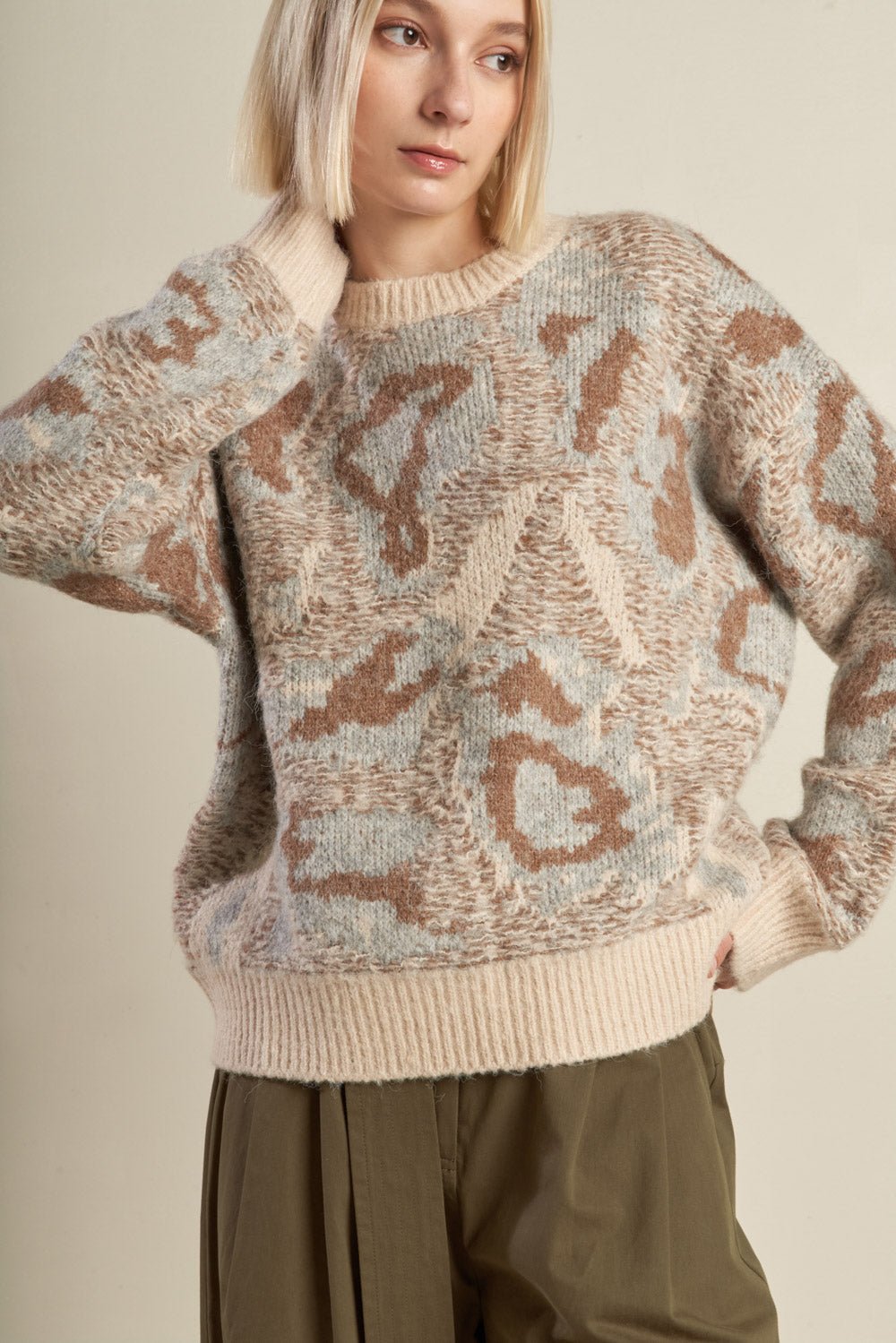 PROMINENT CHARM PULLOVER SWEATER TOP - Mack & Harvie