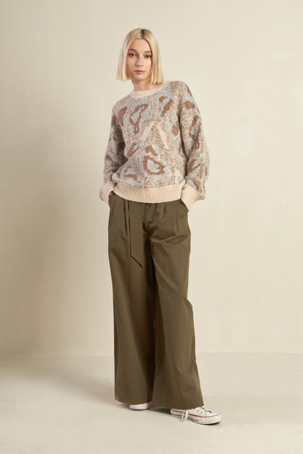 PROMINENT CHARM PULLOVER SWEATER TOP - Mack & Harvie