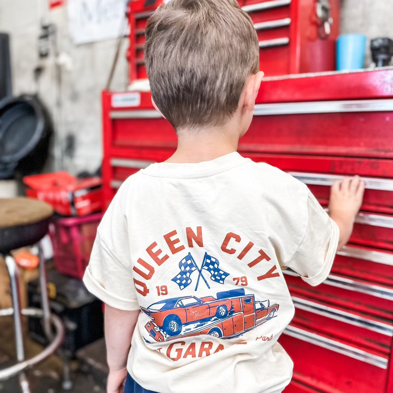 QUEEN CITY GARAGE TEE - VINTAGE CREAM - Mack & Harvie