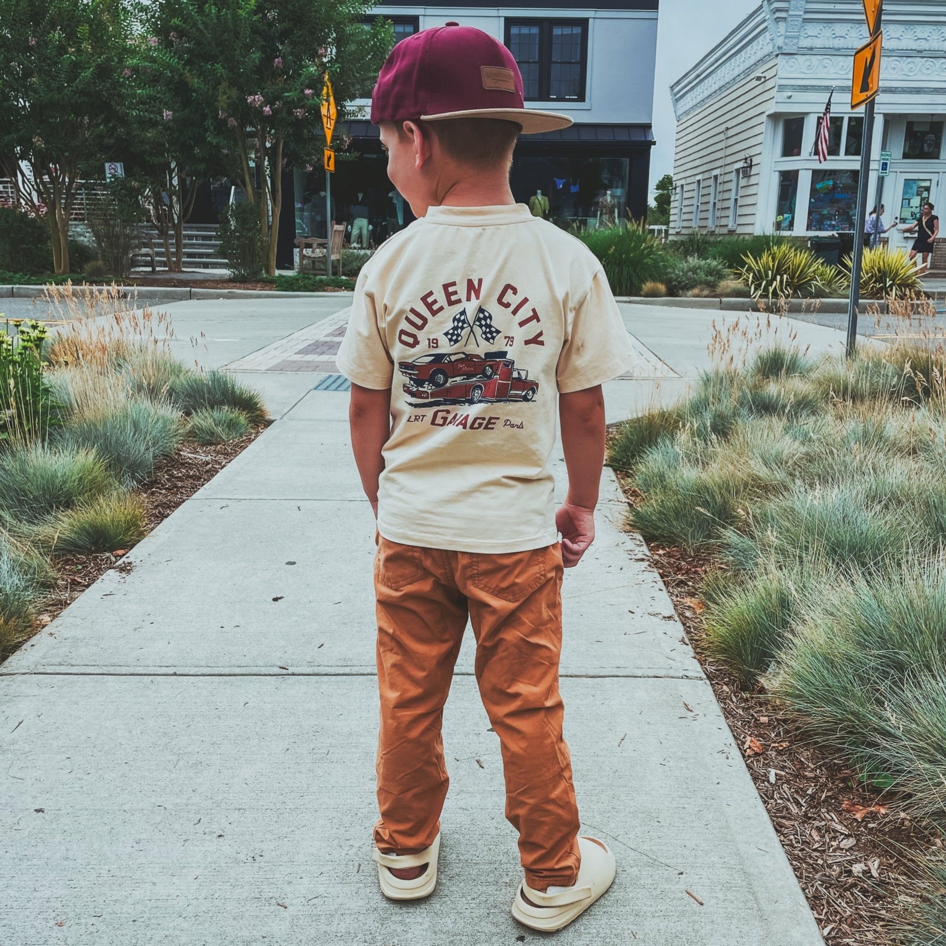 QUEEN CITY GARAGE TEE - VINTAGE CREAM - Mack & Harvie