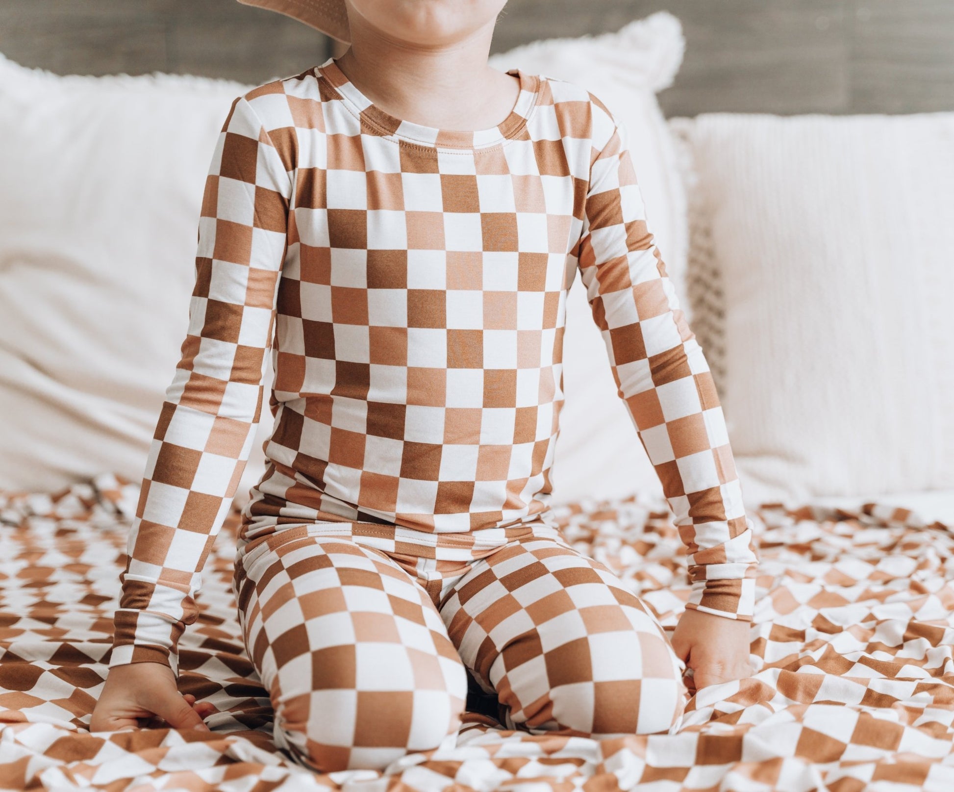 CHESTNUT CHECKERS DREAM SET - Mack & Harvie