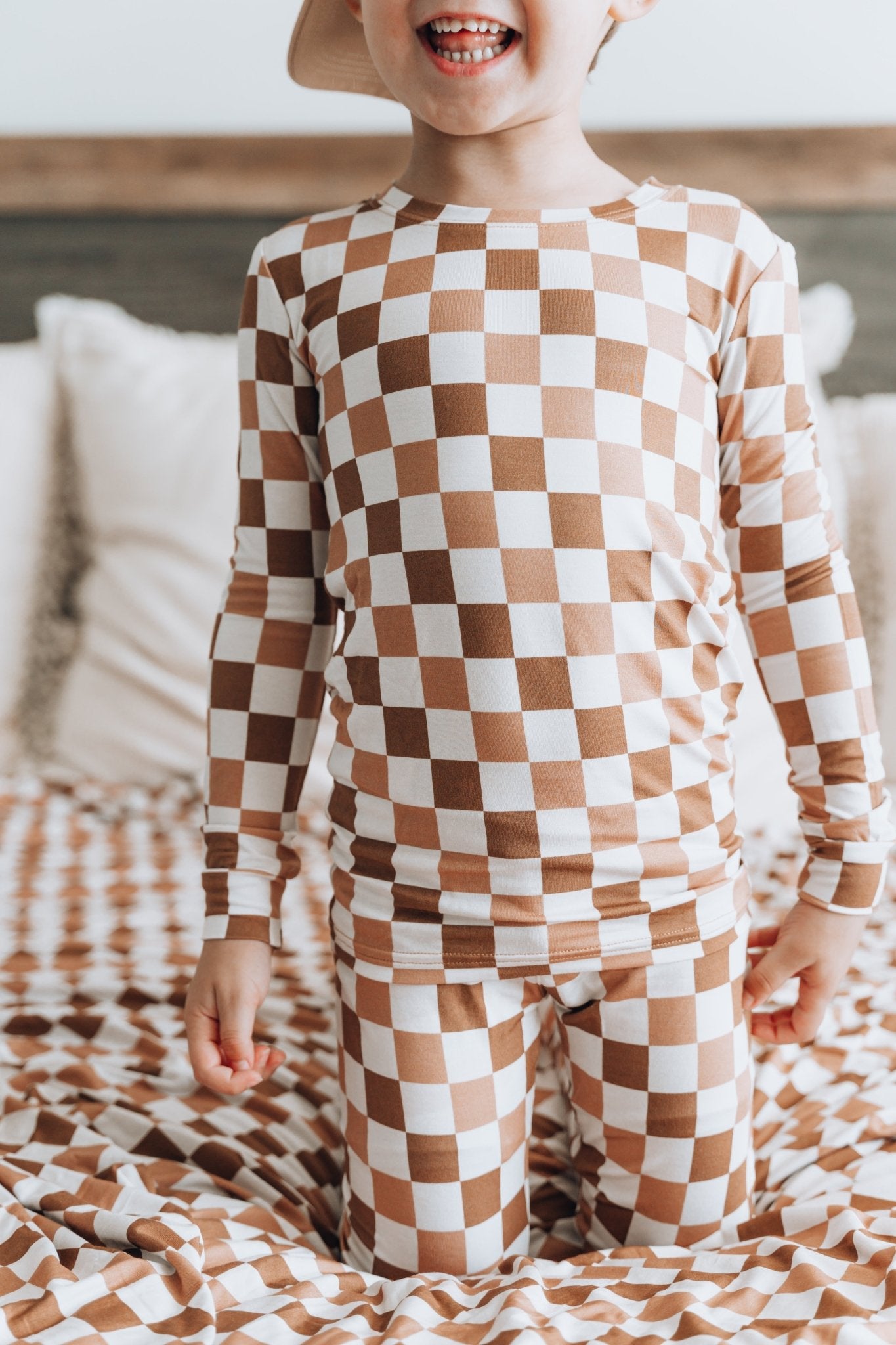 CHESTNUT CHECKERS DREAM SET - Mack & Harvie