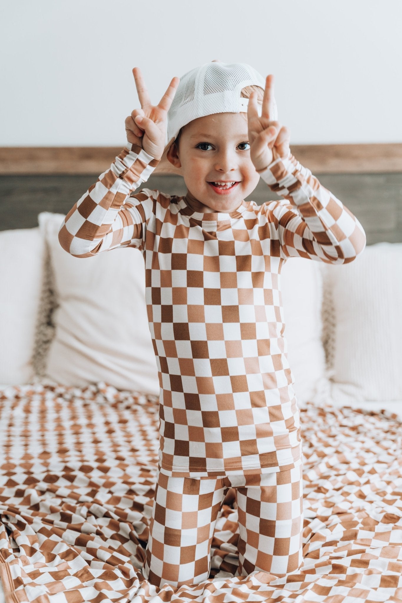 CHESTNUT CHECKERS DREAM SET - Mack & Harvie