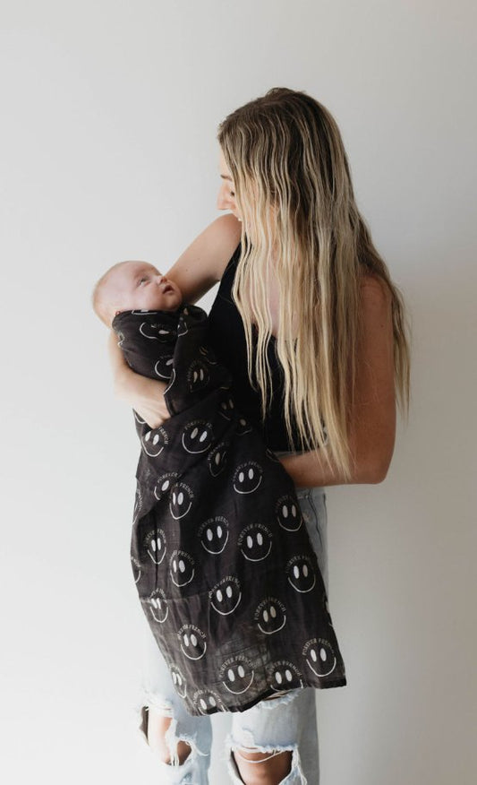 FF Smile Black | Muslin Swaddle - Mack & Harvie