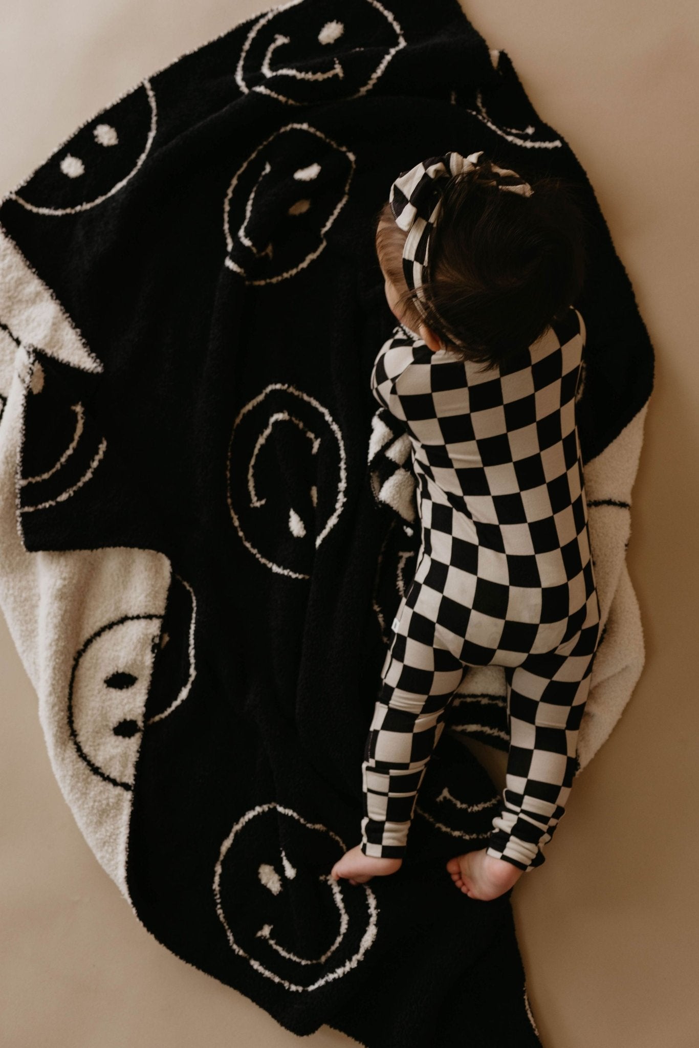 Just Smile Black & Ivory | Plush Blanket - Mack & Harvie