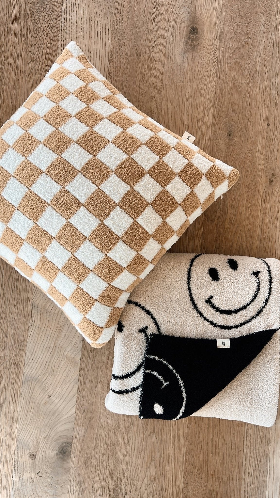 Just Smile Black & Ivory | Plush Blanket - Mack & Harvie