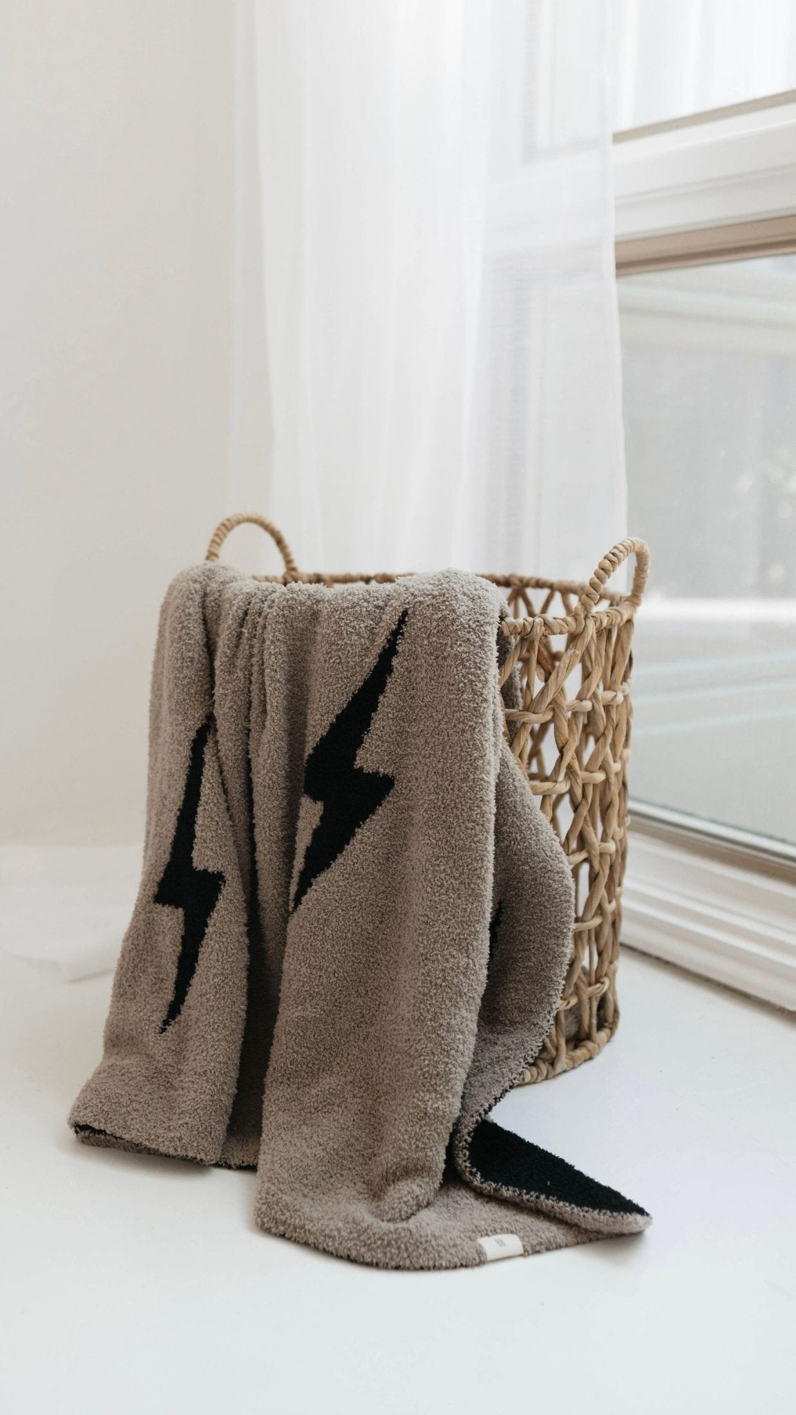 Lightning Bolt | Plush Blanket - Mack & Harvie